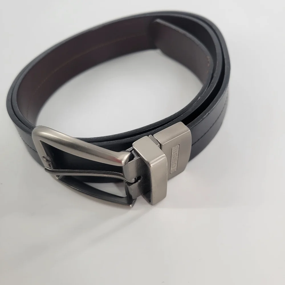 Fossil Mens Size 40 Black Brown Genuine Leather Casual Belt Silver Buckle